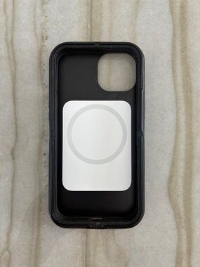OtterBox Black iPhone13 Case with White MagSafe Ring Insert